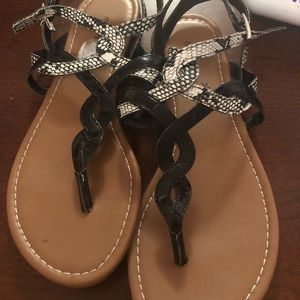 Snake print thong sandals